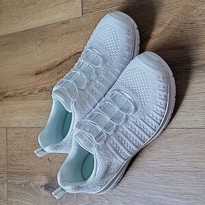 Sketchers Slip-On Sneaker